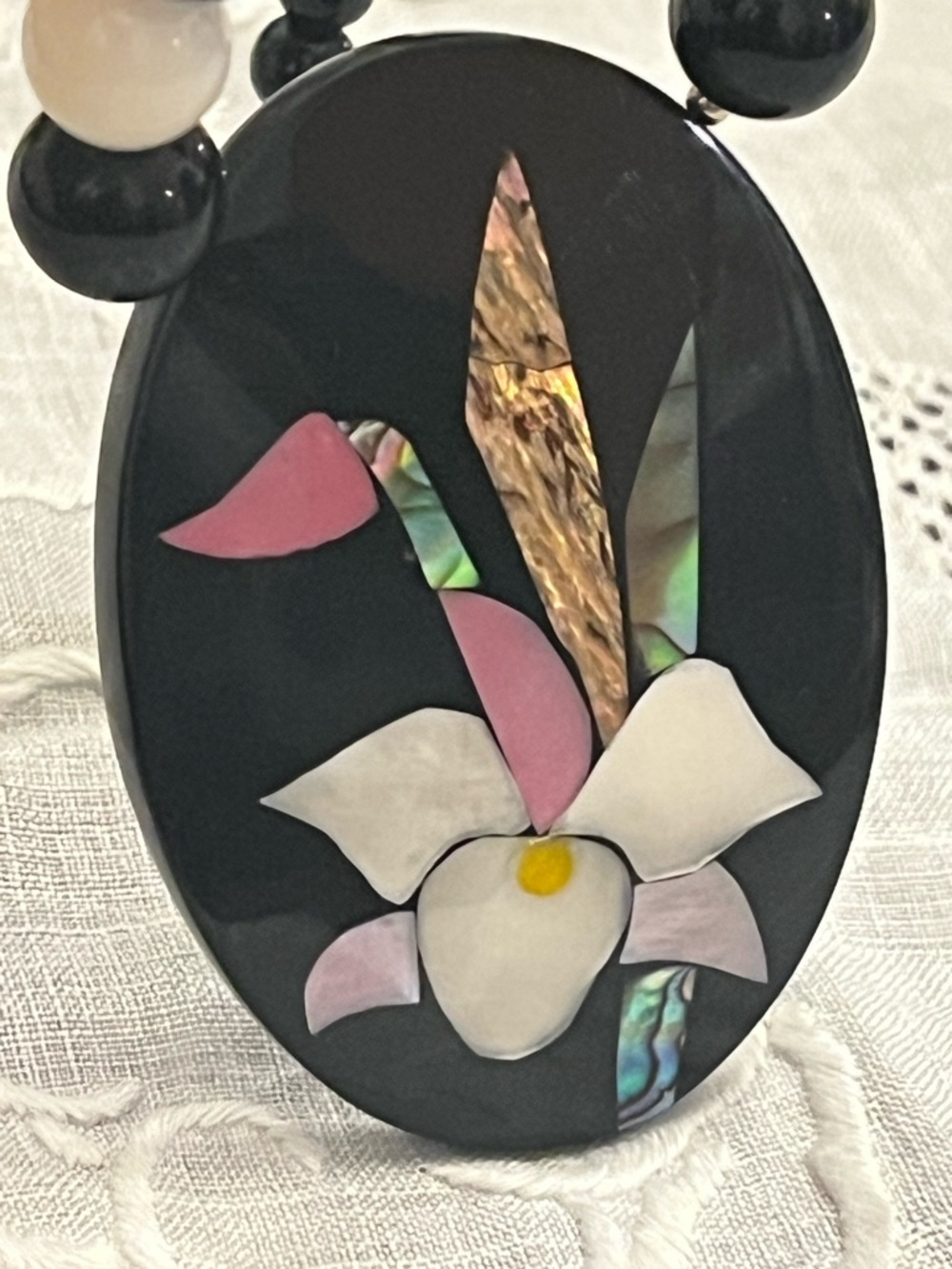 LEE SANDS Vintage Onyx Rose Quartz  Graduating Bead Necklace Abalone Pendant